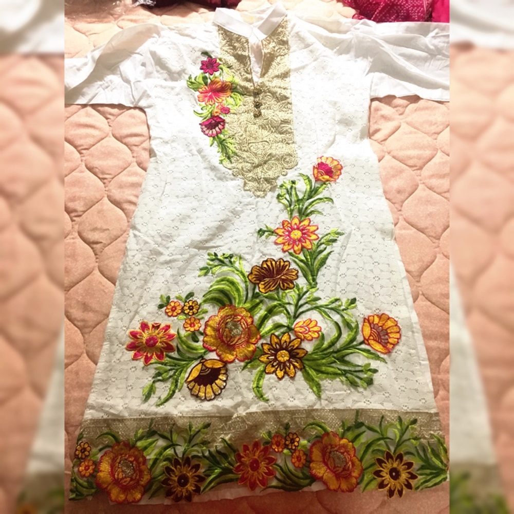 Kameez Shalwar Floral Embroidery
